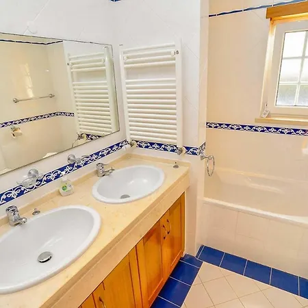 Casais De Mestre Mendo Sleeps 8 Wifi Villa *