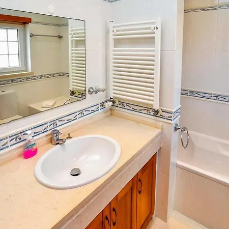 Villa Casais De Mestre Mendo Sleeps 8 Wifi