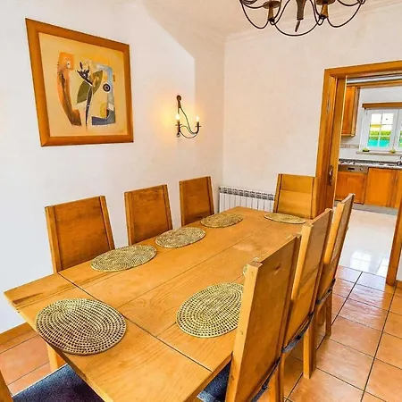 Casais De Mestre Mendo Sleeps 8 Wifi *